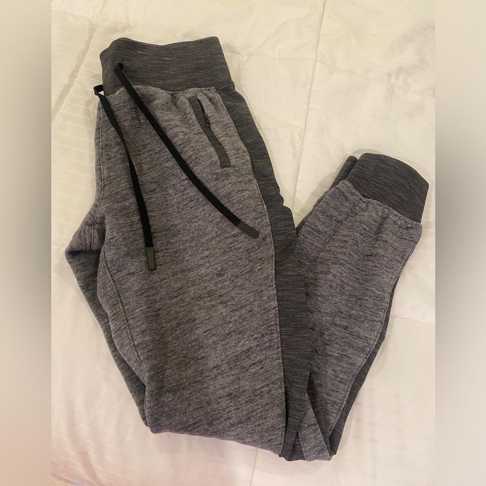 size 2 lulu joggers
